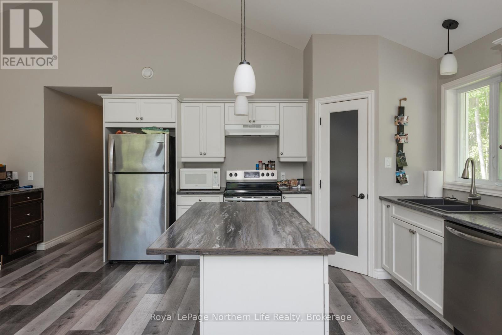 522 Hart Road, Callander, Ontario  P0H 1H0 - Photo 17 - X12267353