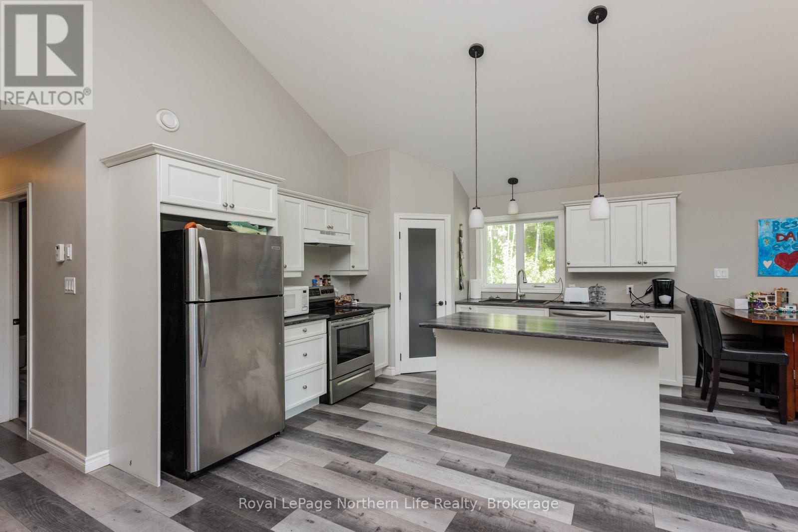 522 Hart Road, Callander, Ontario  P0H 1H0 - Photo 14 - X12267364