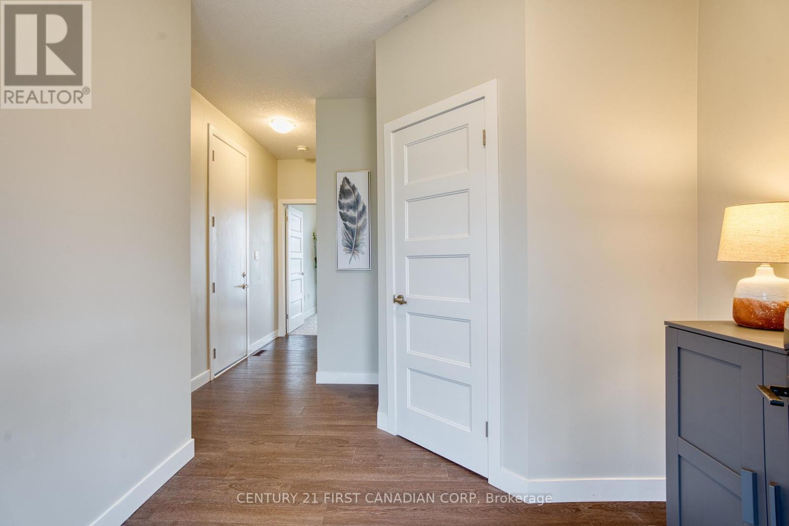 Property at 946 WEST VILLAGE SQUARE image 4