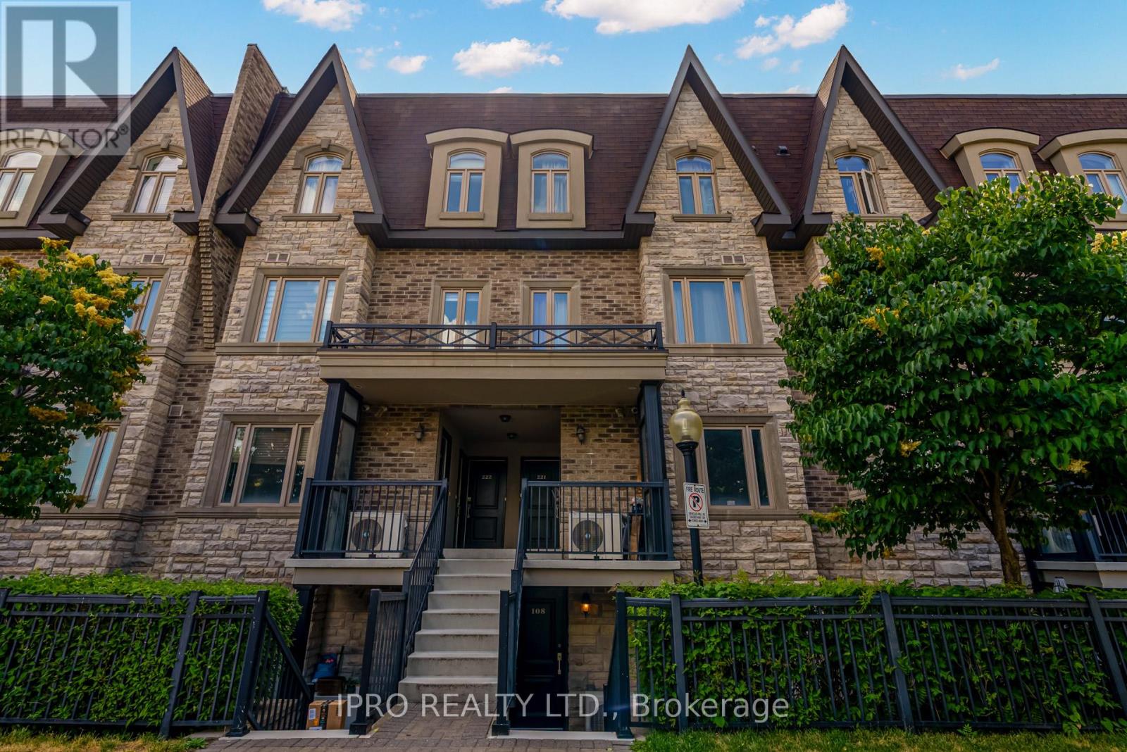 Property at 108 - 320 JOHN STREET image 2