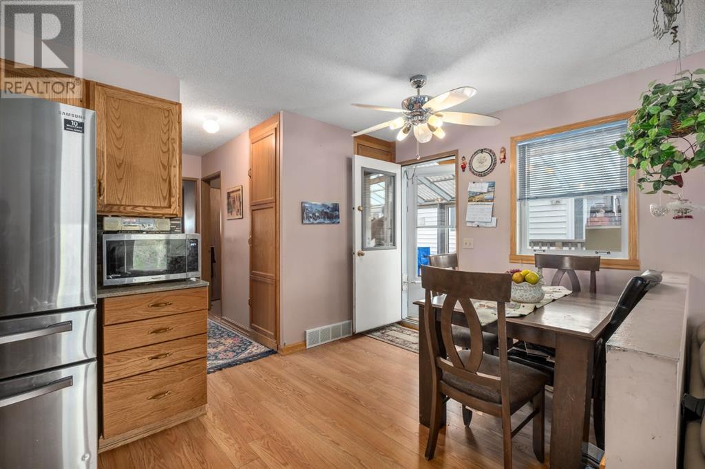 Property at 272 Erin Woods Drive SE image 3