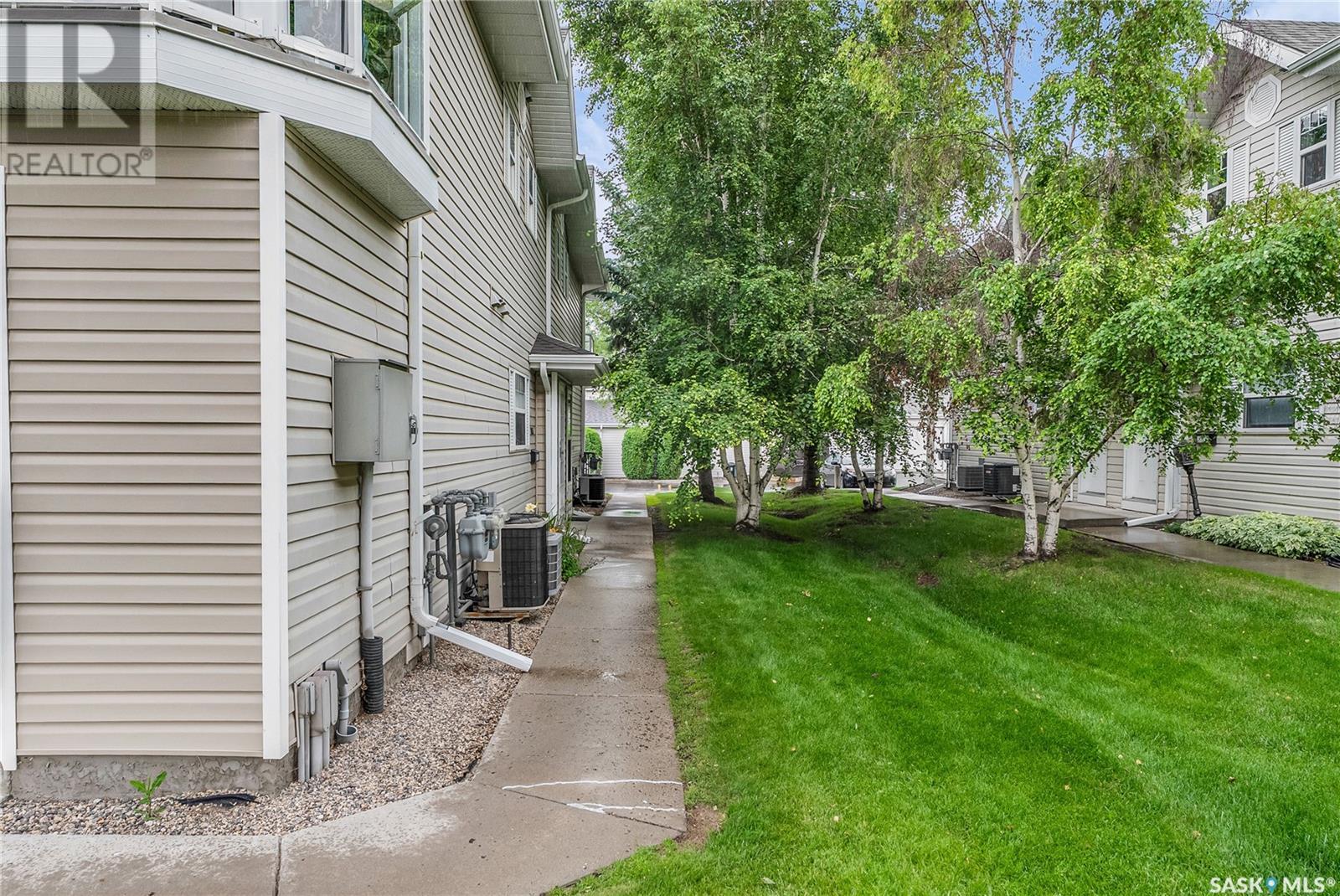 Property at 103A 141 105th STREET W image 4