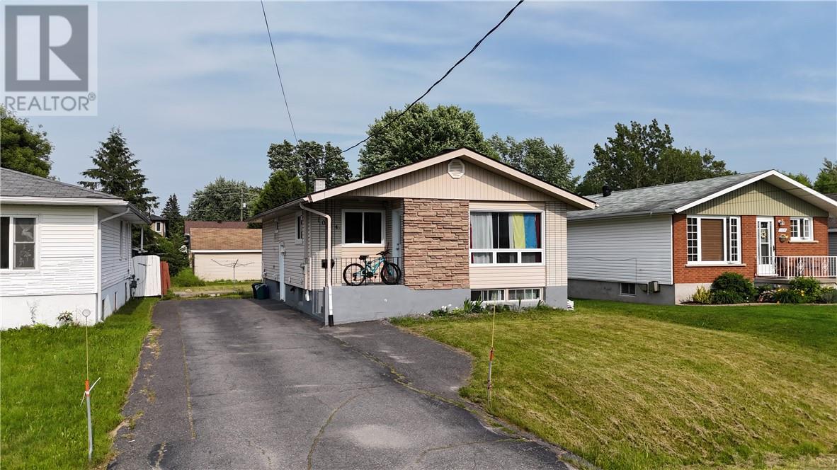 Property at 1044 Carmen Street image 1