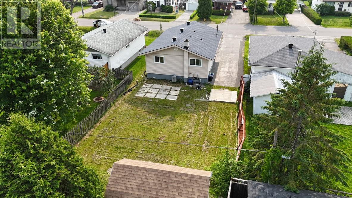 Property at 1044 Carmen Street image 3