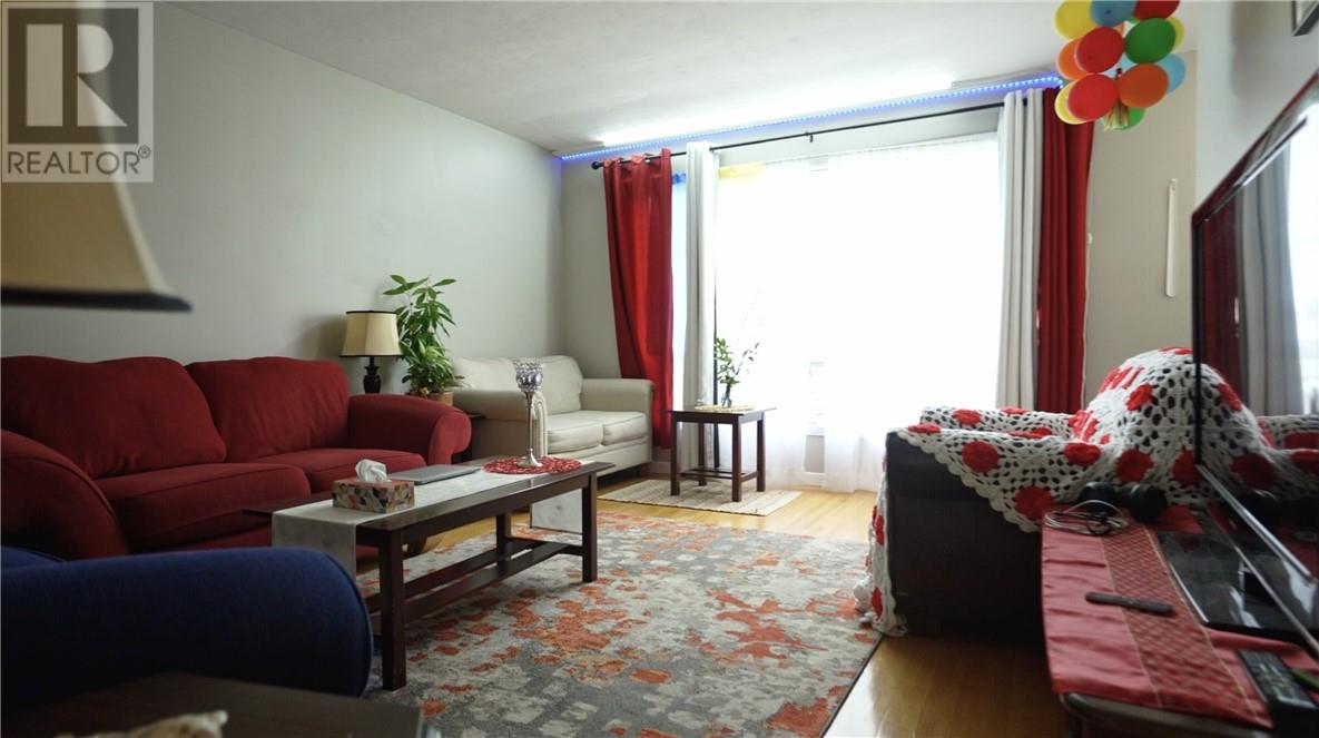 Property at 1044 Carmen Street image 4