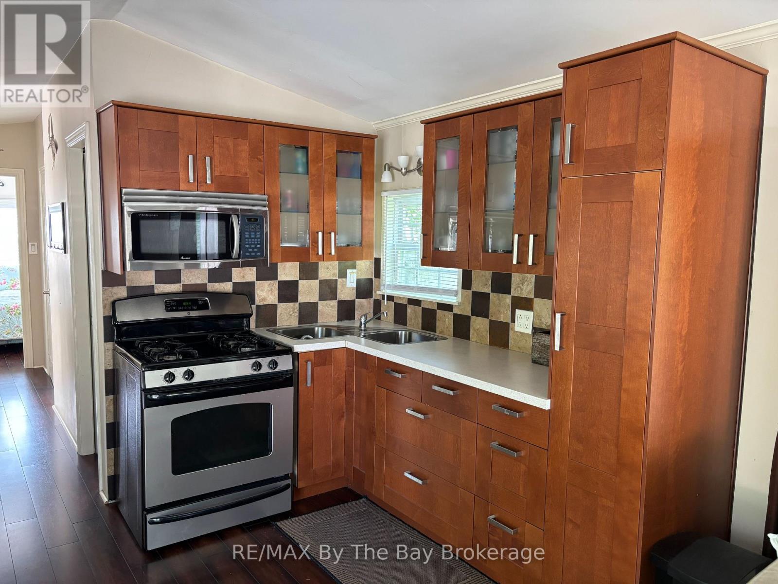 173 - 85 Theme Park Drive, Wasaga Beach, Ontario  L9Z 1X7 - Photo 5 - S12249576