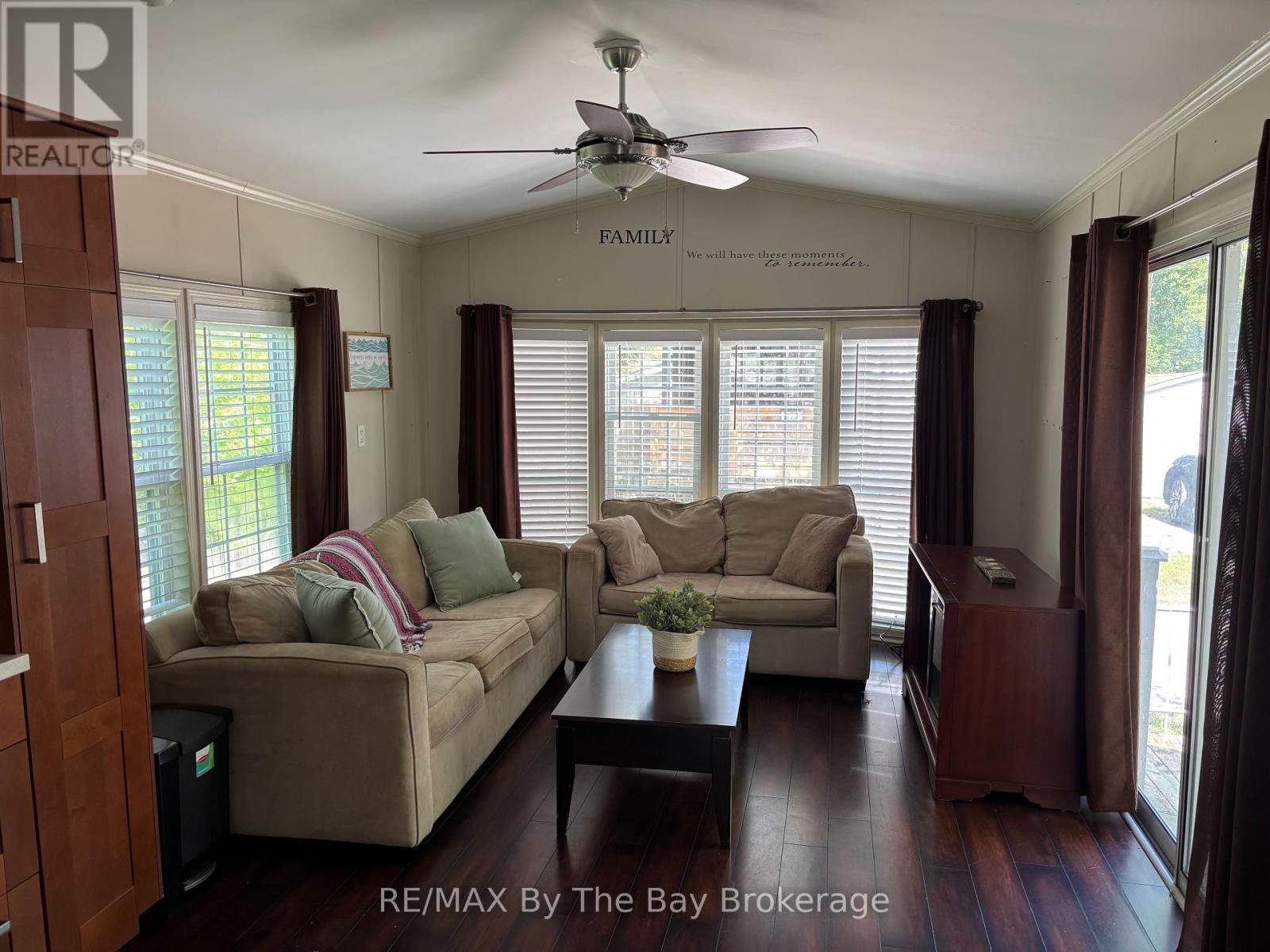 173 - 85 Theme Park Drive, Wasaga Beach, Ontario  L9Z 1X7 - Photo 8 - S12249576