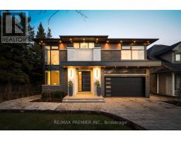 33 CORNELIUS PARKWAY, Toronto, Ontario