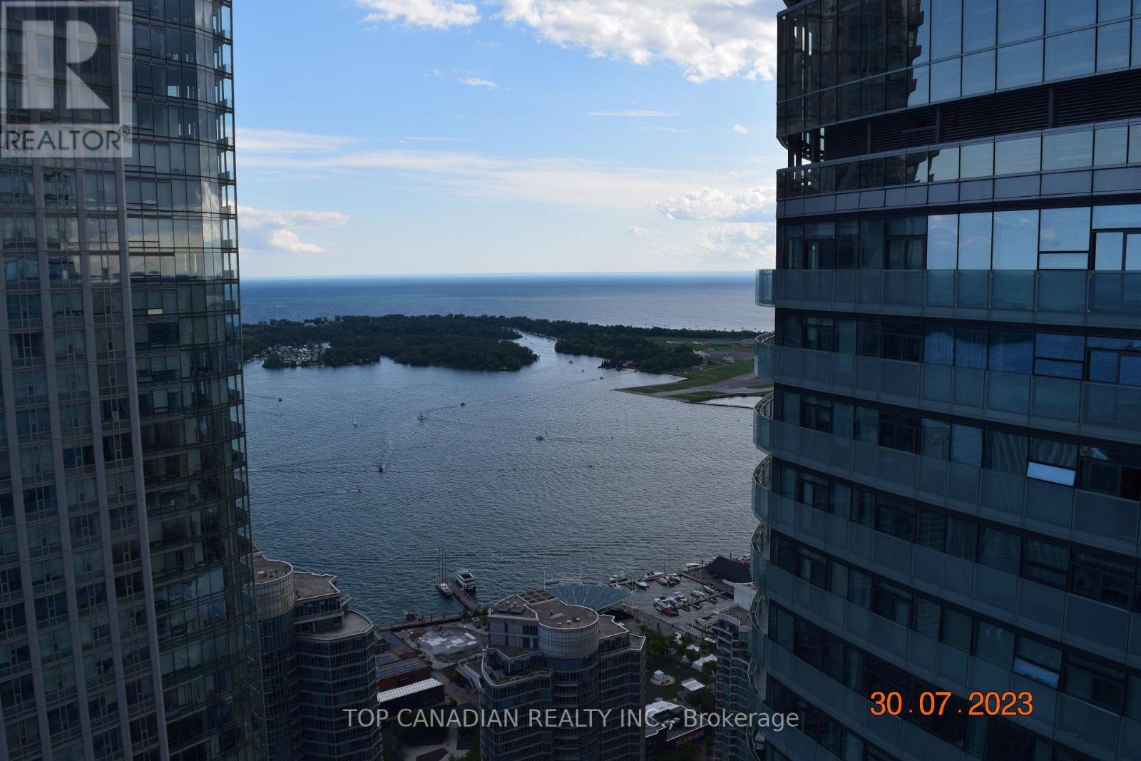 5705 - 14 York Street, Toronto (Waterfront Communities), Ontario  M5J 0B1 - Photo 16 - C12267389