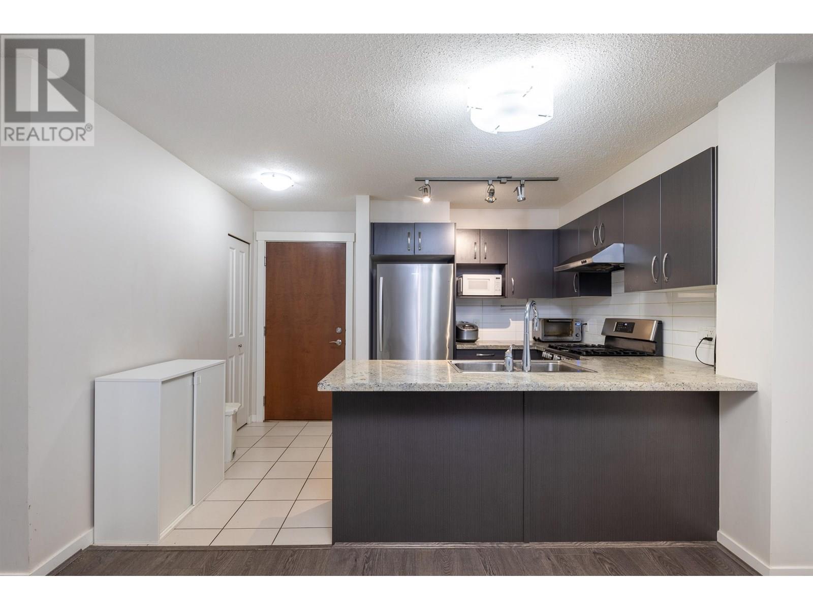 Listing Picture 5 of 24 : 113 9299 TOMICKI AVENUE, Richmond / 烈治文 - 魯藝地產 Yvonne Lu Group - MLS Medallion Club Member