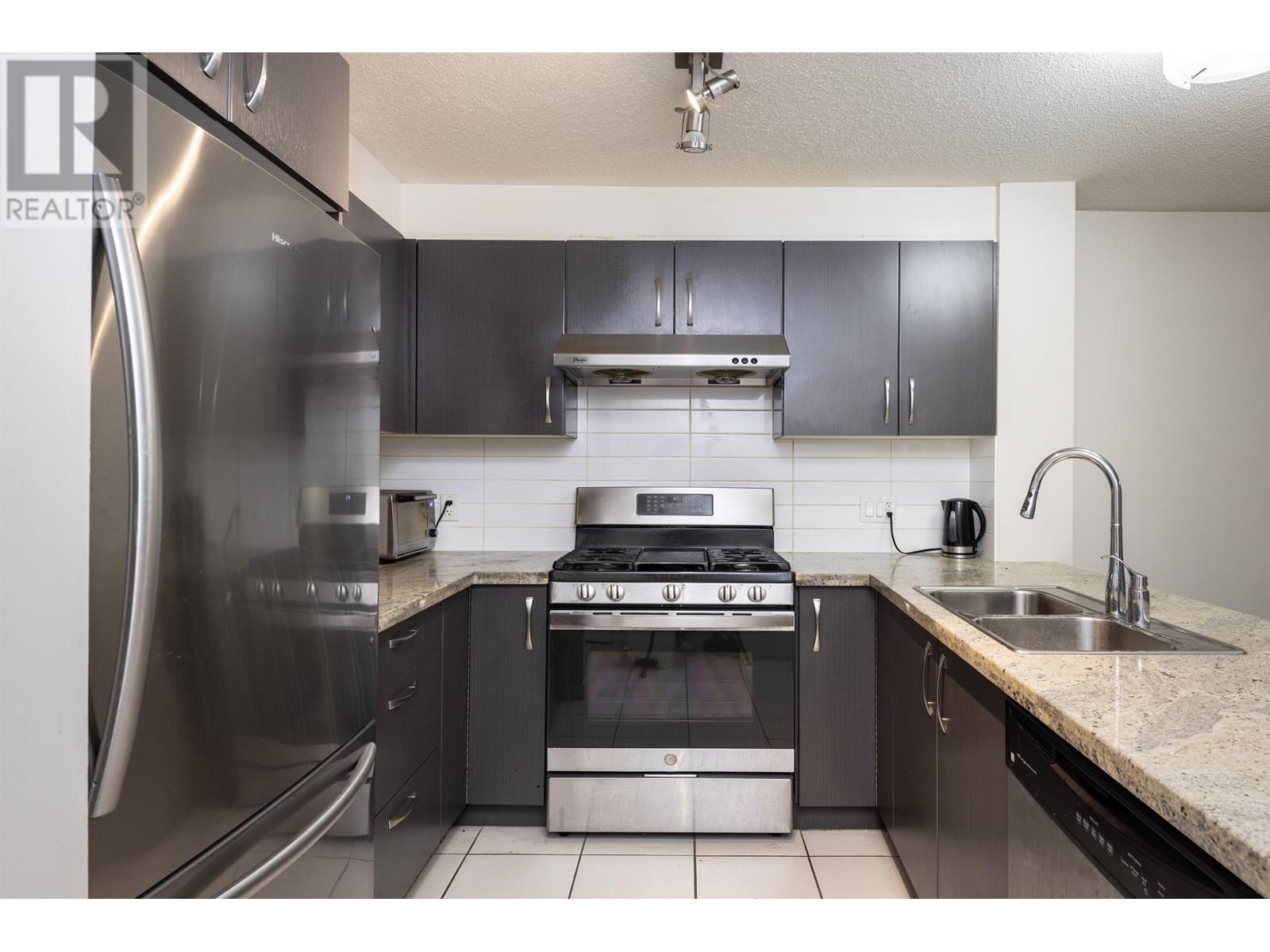 Listing Picture 4 of 24 : 113 9299 TOMICKI AVENUE, Richmond / 烈治文 - 魯藝地產 Yvonne Lu Group - MLS Medallion Club Member