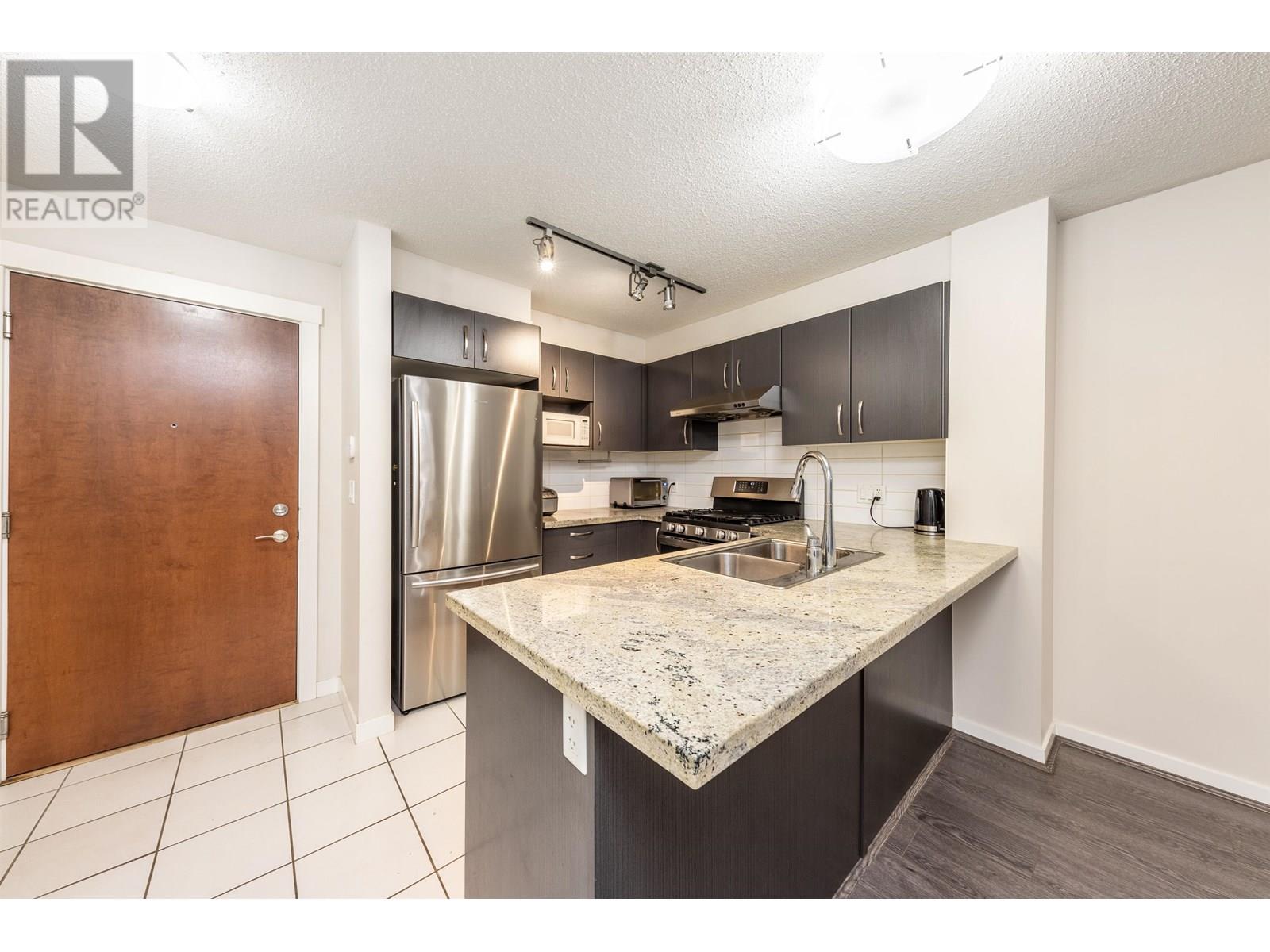 Listing Picture 14 of 24 : 113 9299 TOMICKI AVENUE, Richmond / 烈治文 - 魯藝地產 Yvonne Lu Group - MLS Medallion Club Member