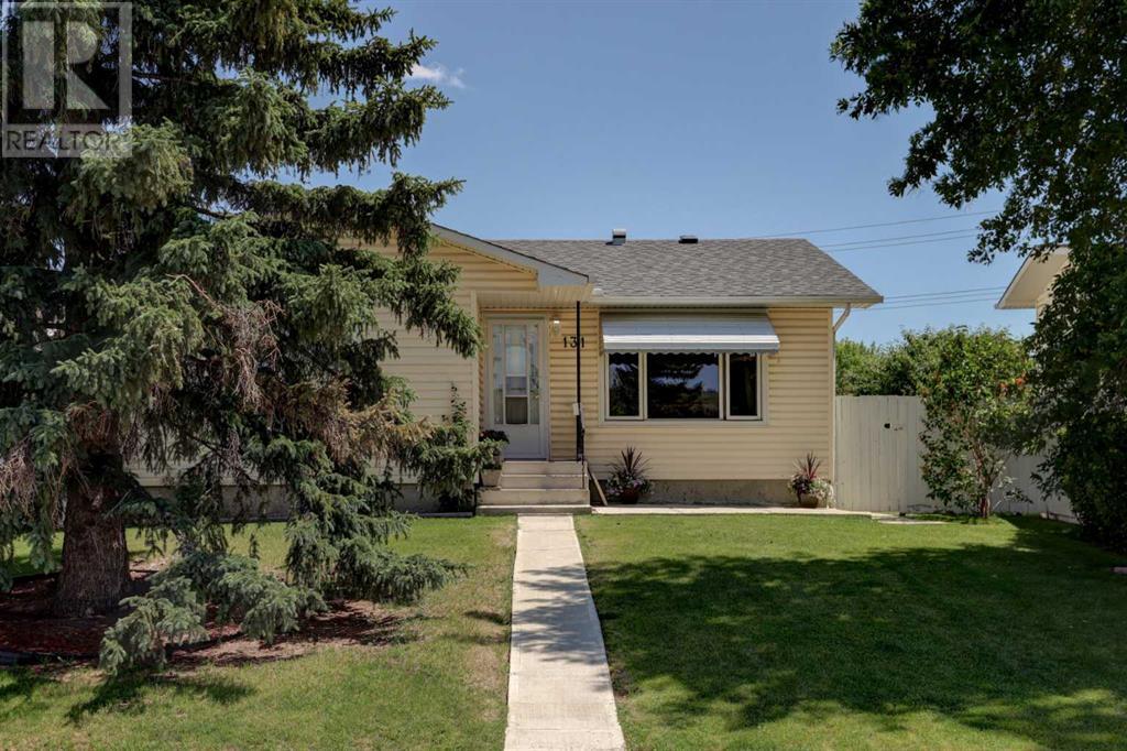 Property at 131 Huntchester Crescent NE image 1