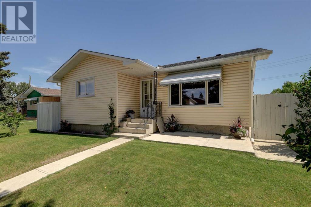 Property at 131 Huntchester Crescent NE image 2