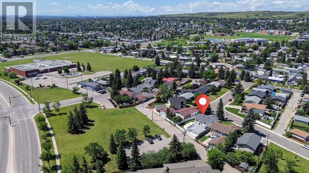 Property at 131 Huntchester Crescent NE image 3