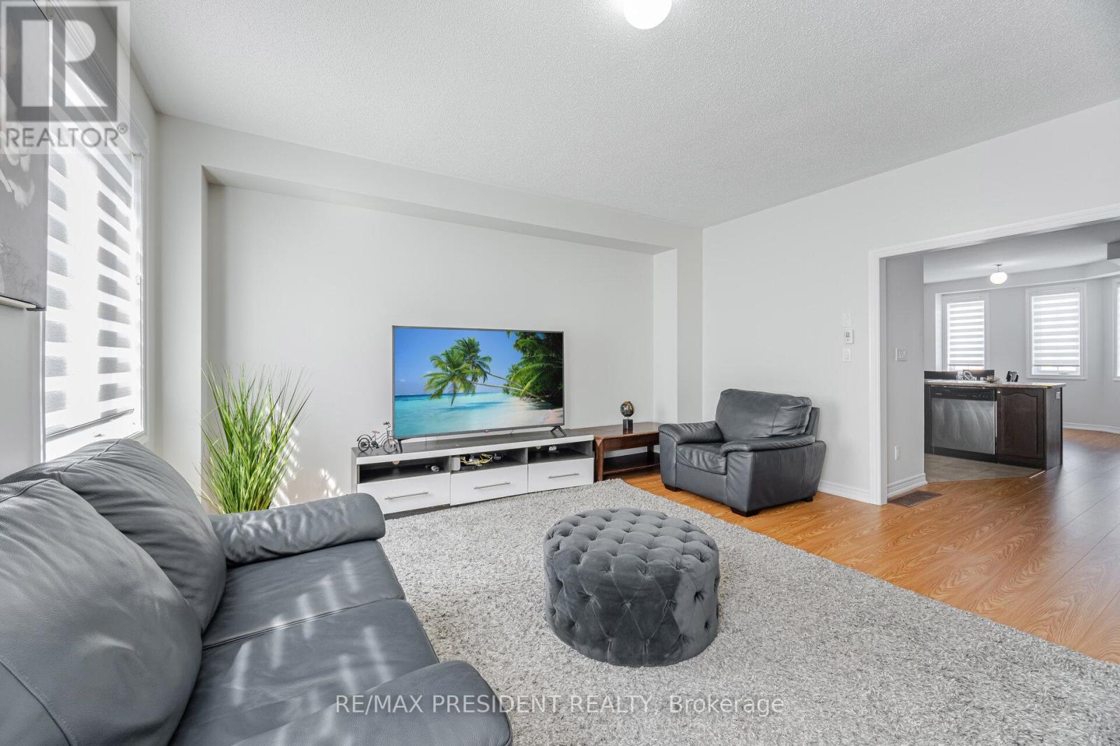 14 Tollgate Street, Brampton (Heart Lake East), Ontario  L6Z 0J1 - Photo 5 - W12267395