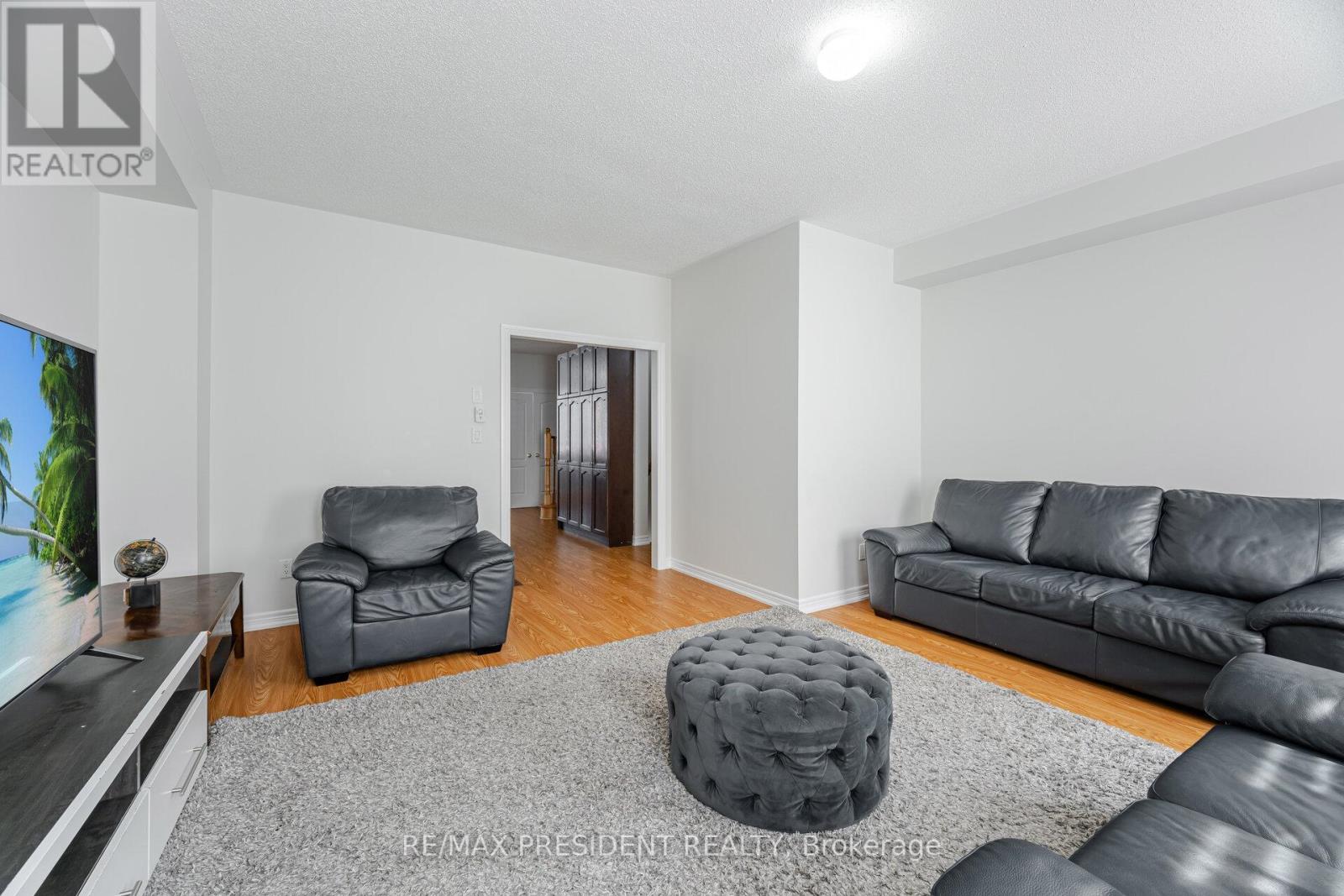 14 Tollgate Street, Brampton (Heart Lake East), Ontario  L6Z 0J1 - Photo 6 - W12267395
