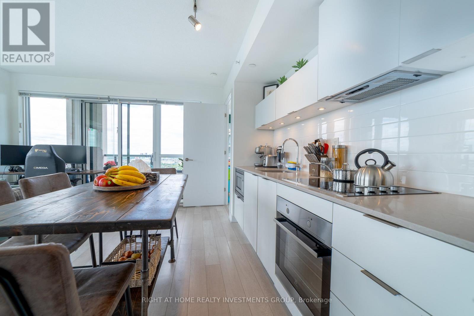 2309 - 20 Thomas Riley Rd Road W, Toronto (Islington-City Centre West), Ontario  M9B 1B1 - Photo 2 - W12267551