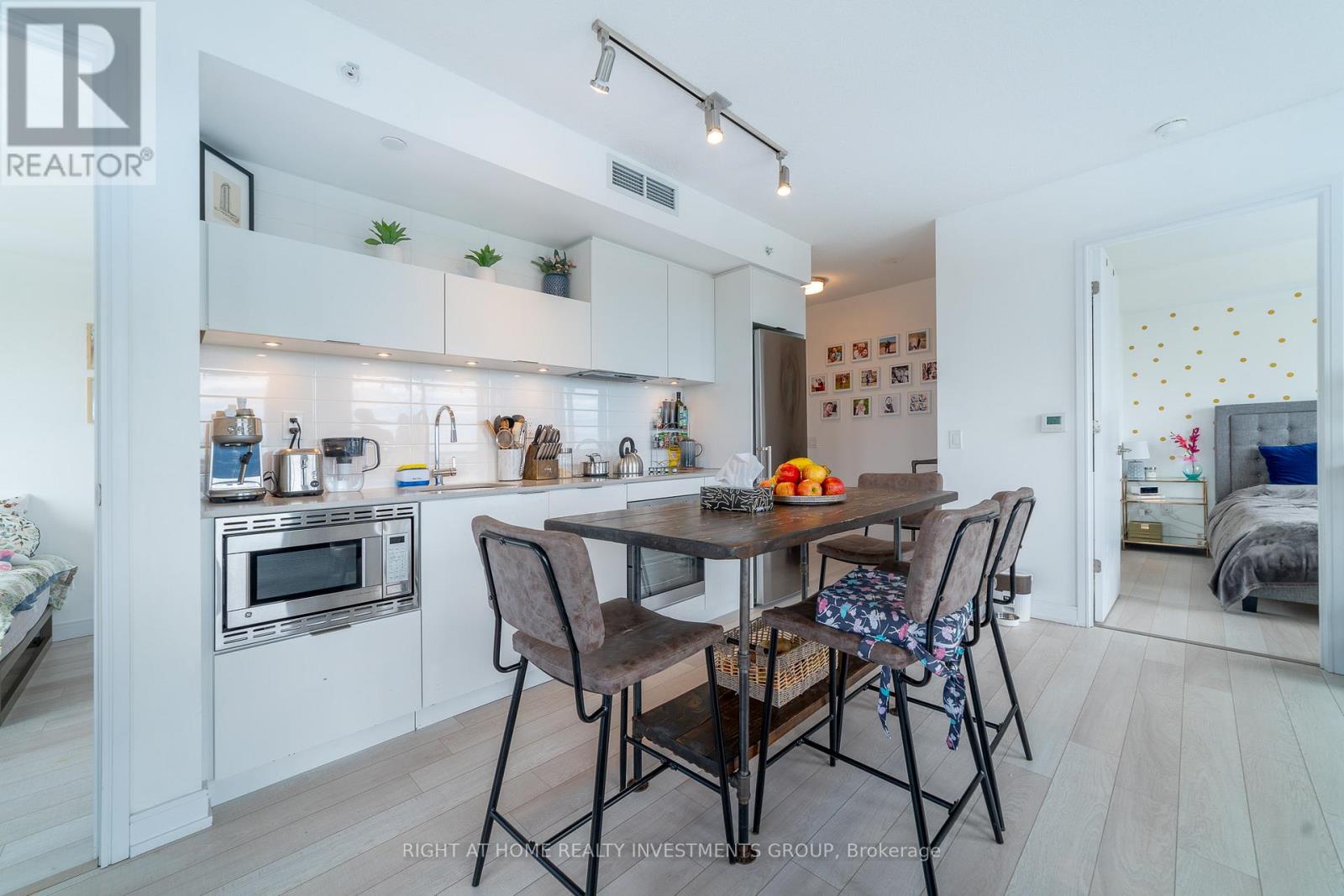 2309 - 20 Thomas Riley Rd Road W, Toronto (Islington-City Centre West), Ontario  M9B 1B1 - Photo 4 - W12267551