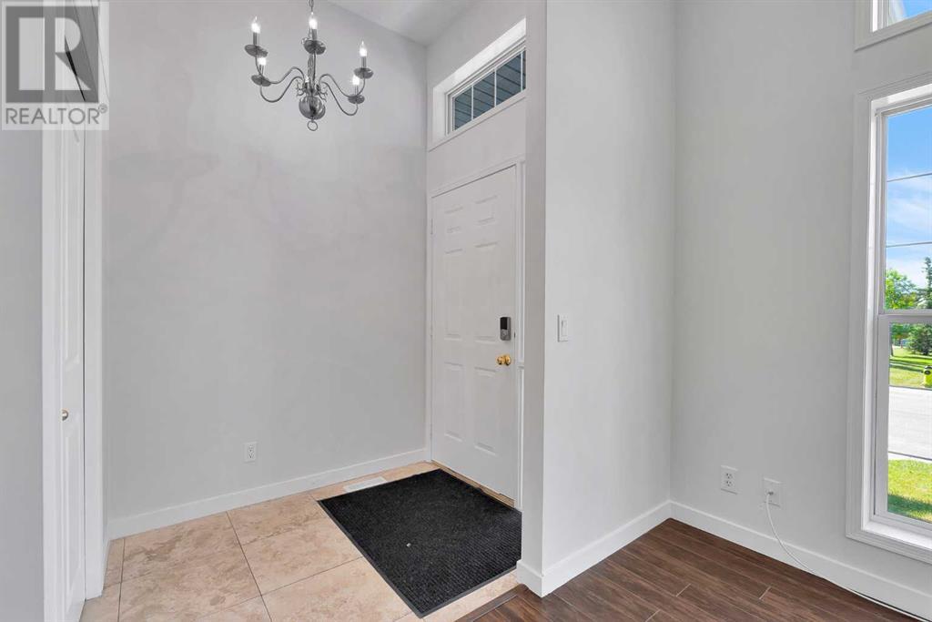 Property at 123 SOMERSIDE Grove SW image 3