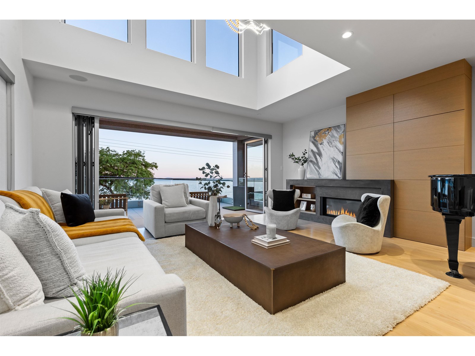 Property at 14559 MARINE DRIVE image 4