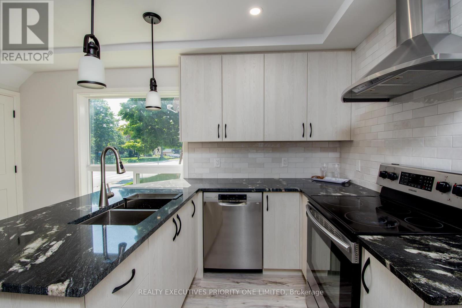 152 Main Street W, Shelburne, Ontario  L0N 1S3 - Photo 4 - X12267501