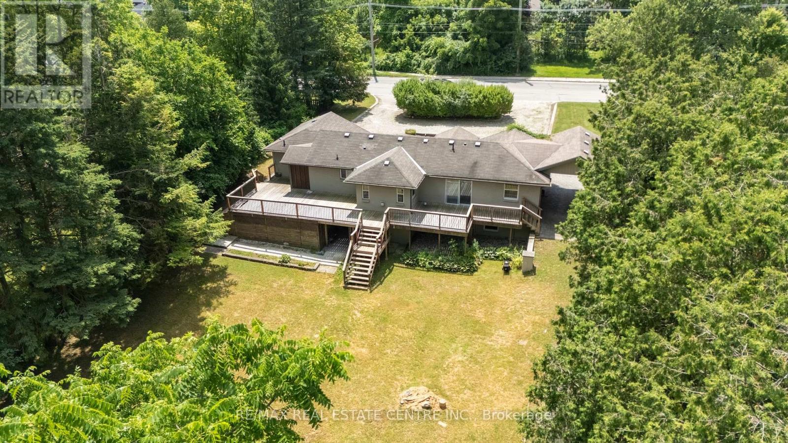 Property at 721 COMMISSIONERS ROAD W image 4