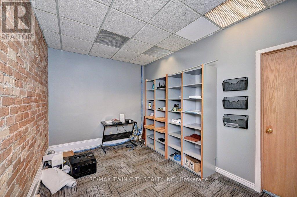 171 Victoria Street N, Kitchener, Ontario  N2H 5C5 - Photo 18 - X12267552