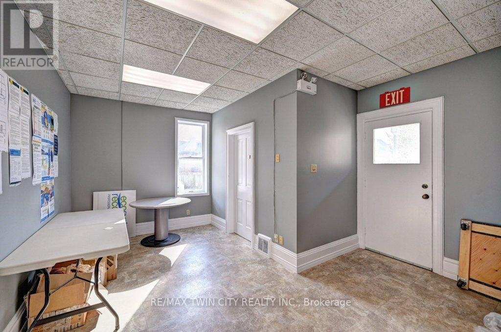 171 Victoria Street N, Kitchener, Ontario  N2H 5C5 - Photo 19 - X12267552