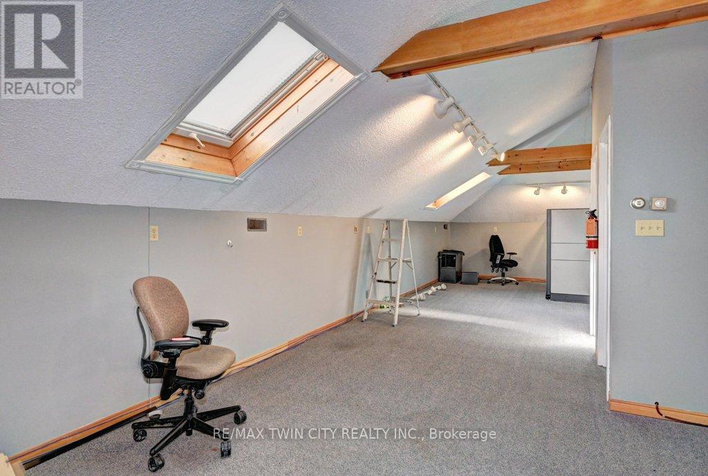 171 Victoria Street N, Kitchener, Ontario  N2H 5C5 - Photo 23 - X12267552