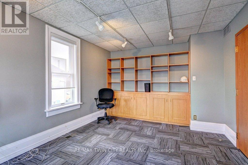 171 Victoria Street N, Kitchener, Ontario  N2H 5C5 - Photo 25 - X12267552