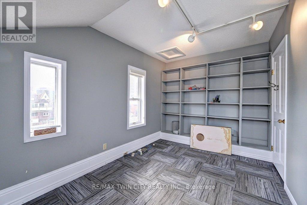 171 Victoria Street N, Kitchener, Ontario  N2H 5C5 - Photo 30 - X12267552