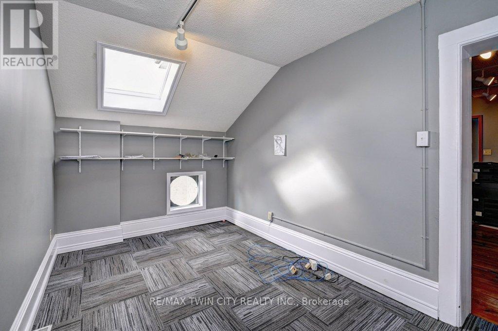 171 Victoria Street N, Kitchener, Ontario  N2H 5C5 - Photo 32 - X12267552