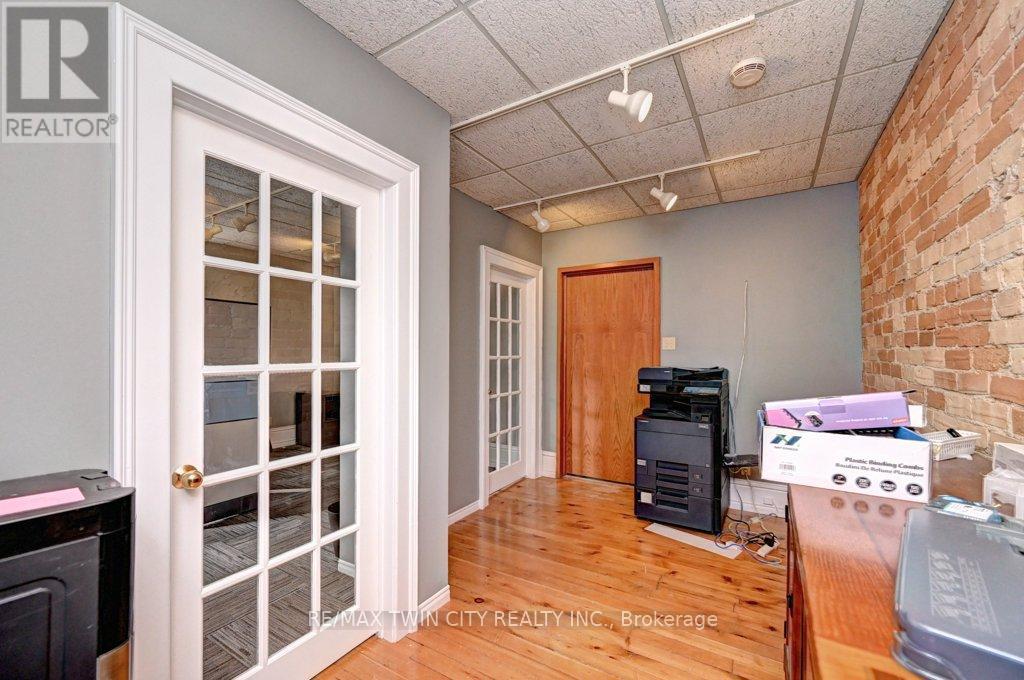 171 Victoria Street N, Kitchener, Ontario  N2H 5C5 - Photo 34 - X12267552