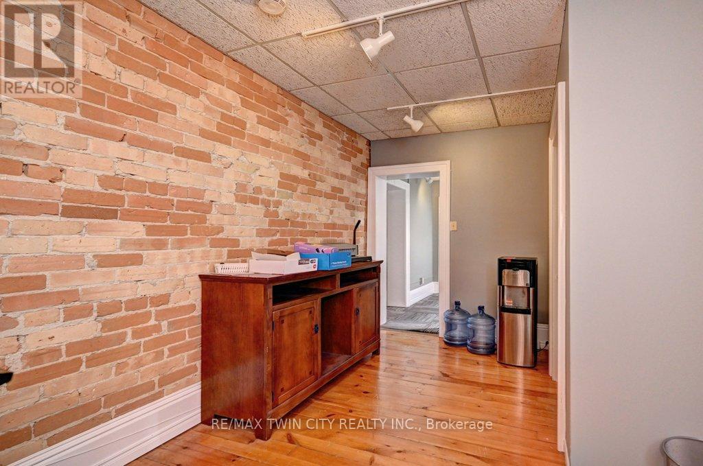 171 Victoria Street N, Kitchener, Ontario  N2H 5C5 - Photo 35 - X12267552