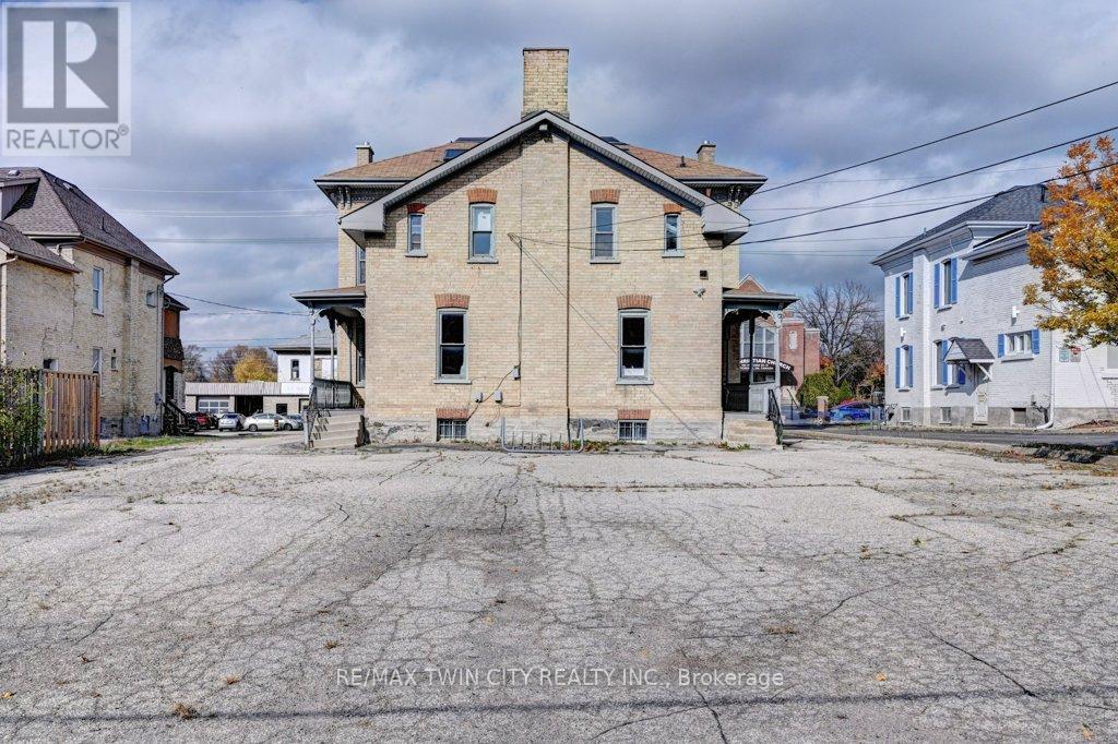 171 Victoria Street N, Kitchener, Ontario  N2H 5C5 - Photo 37 - X12267552