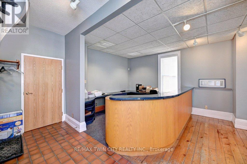 171 Victoria Street N, Kitchener, Ontario  N2H 5C5 - Photo 6 - X12267552