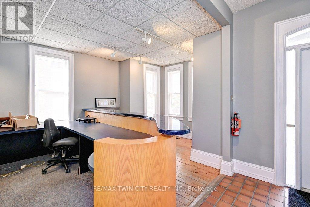 171 Victoria Street N, Kitchener, Ontario  N2H 5C5 - Photo 7 - X12267552