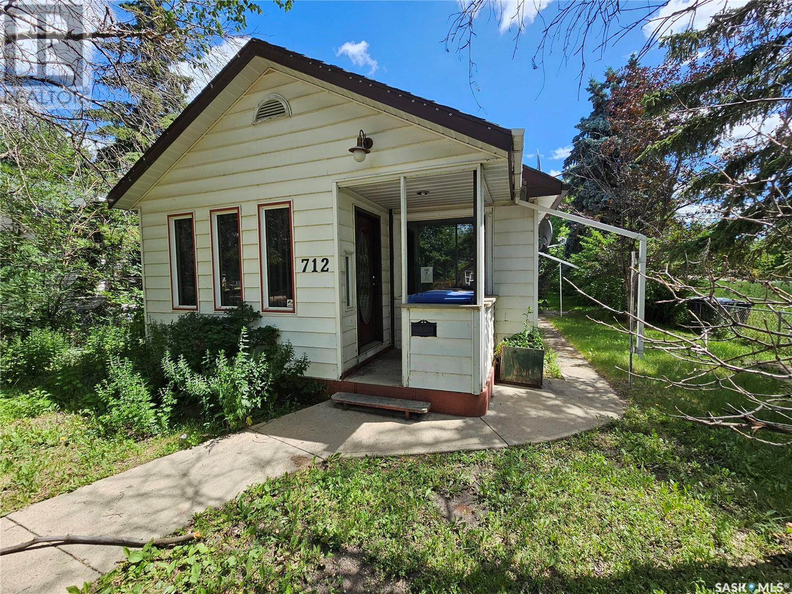712 101st STREET, north battleford, Saskatchewan
