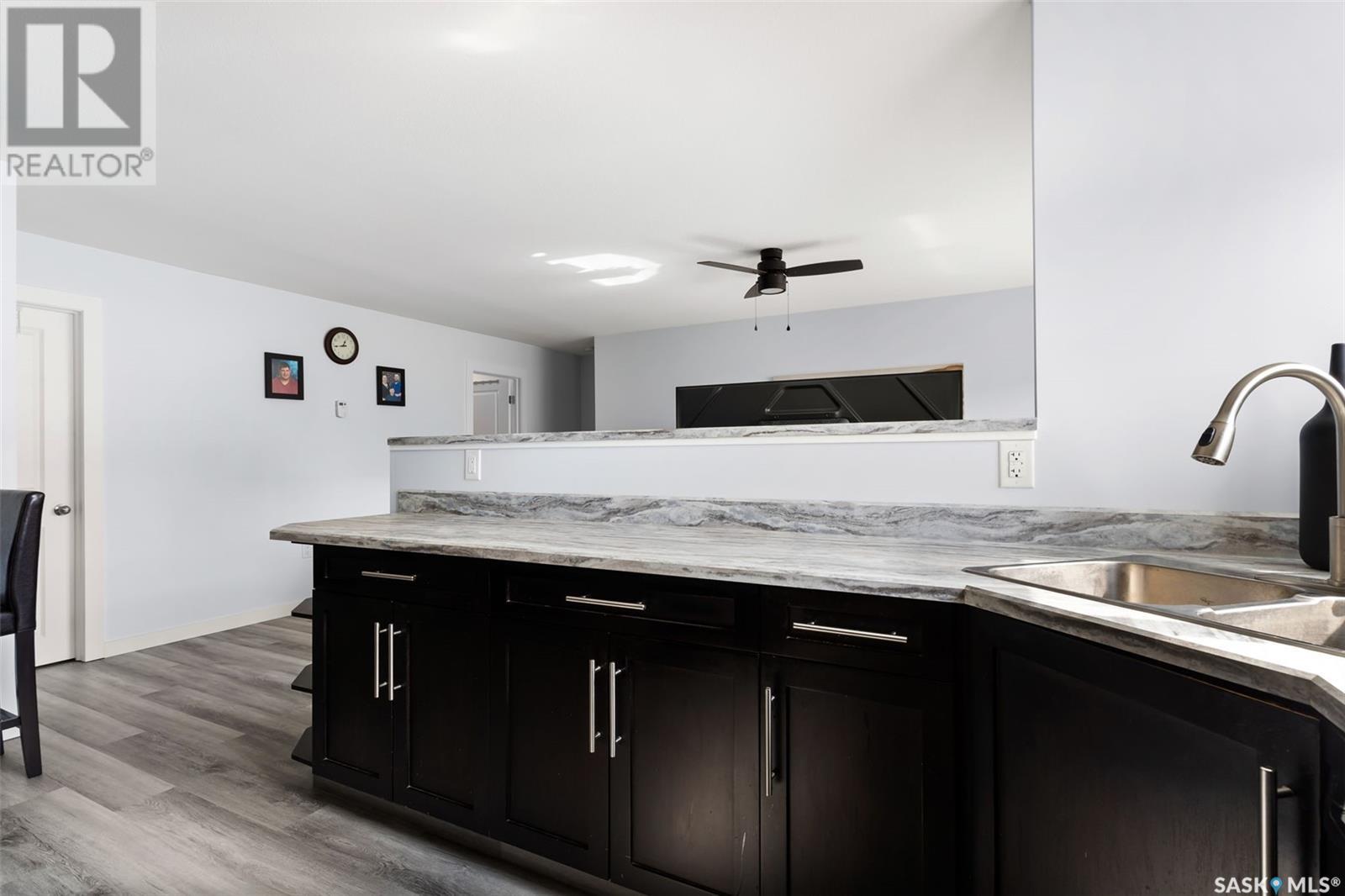 3 125 Froom Crescent, Regina, Saskatchewan  S4N 1S8 - Photo 5 - SK000250