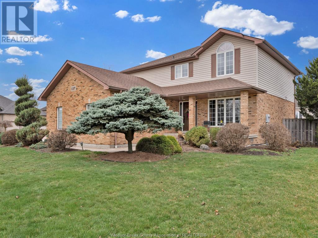 Property at 137 SEYMOUR CRESCENT image 2