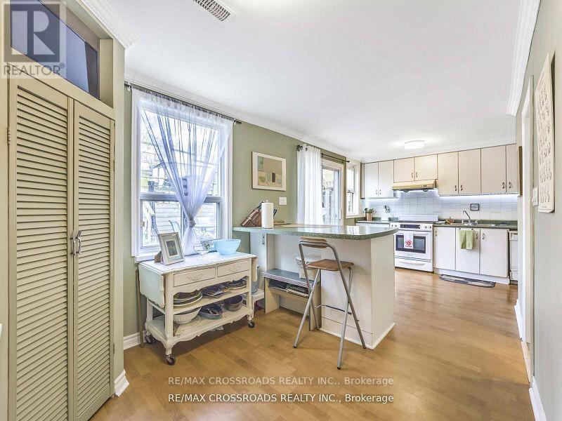 22 Ivy Avenue, Toronto, Ontario  M4L 2H7 - Photo 13 - E12267586