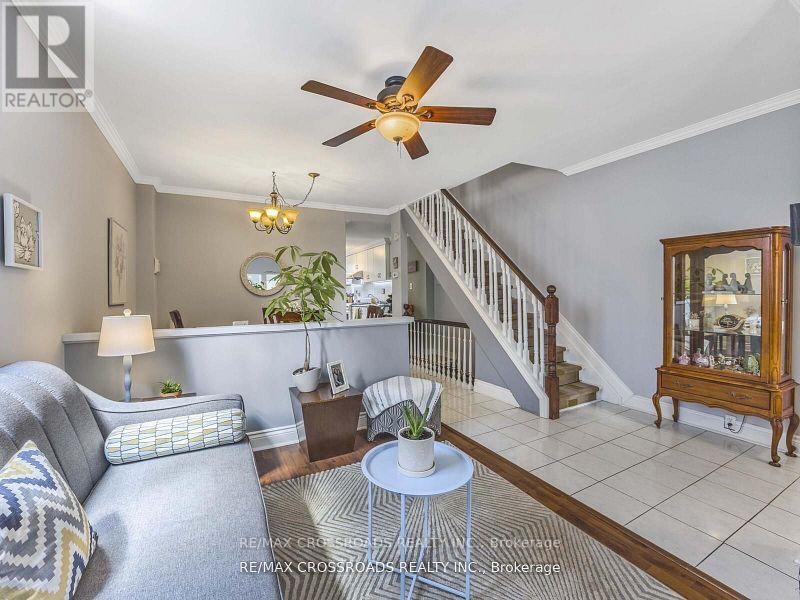 22 Ivy Avenue, Toronto, Ontario  M4L 2H7 - Photo 9 - E12267586
