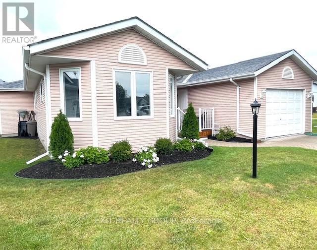 9 Quaker Court, Prince Edward County (Wellington Ward), Ontario  K0K 3L0 - Photo 3 - X12267692