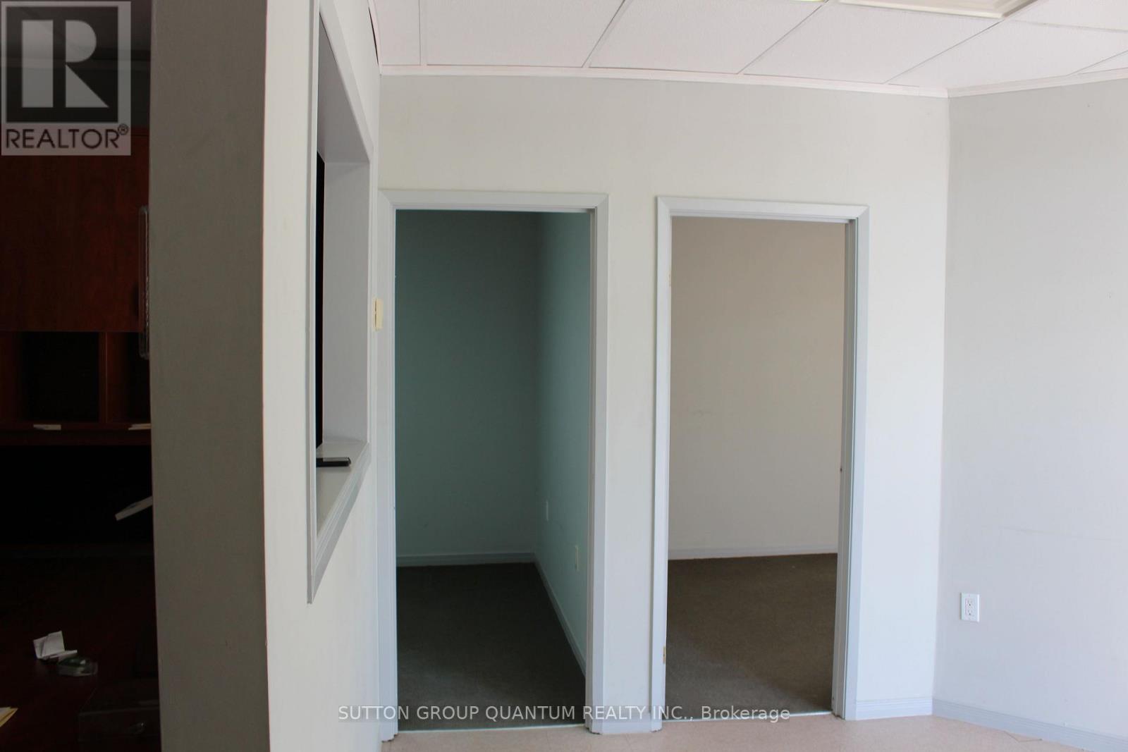 6 - 2359 Royal Windsor Drive, Mississauga, Ontario  L5J 4S9 - Photo 2 - W12267564