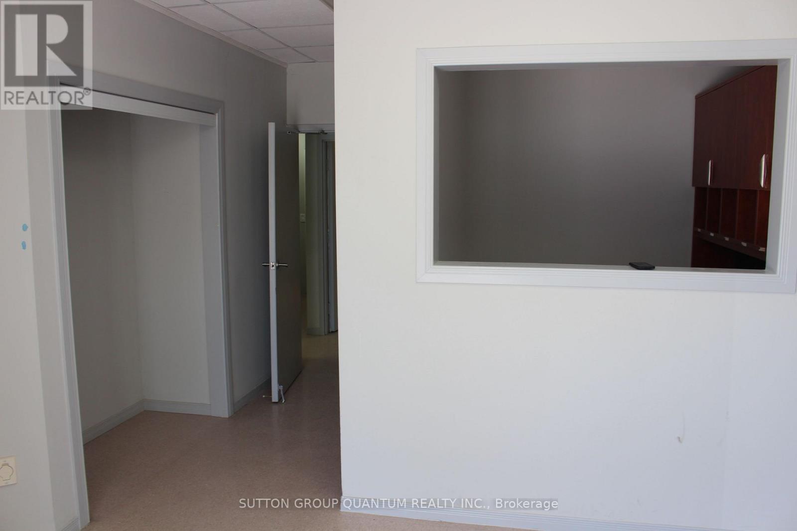 6 - 2359 Royal Windsor Drive, Mississauga, Ontario  L5J 4S9 - Photo 3 - W12267564