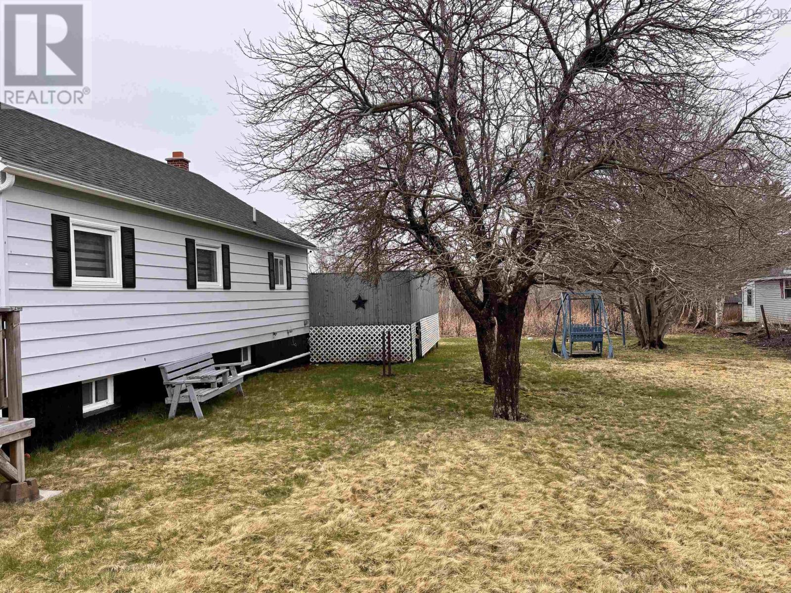 46 Quarry Road, Glace Bay, Nova Scotia  B1A 1G1 - Photo 4 - 202509772