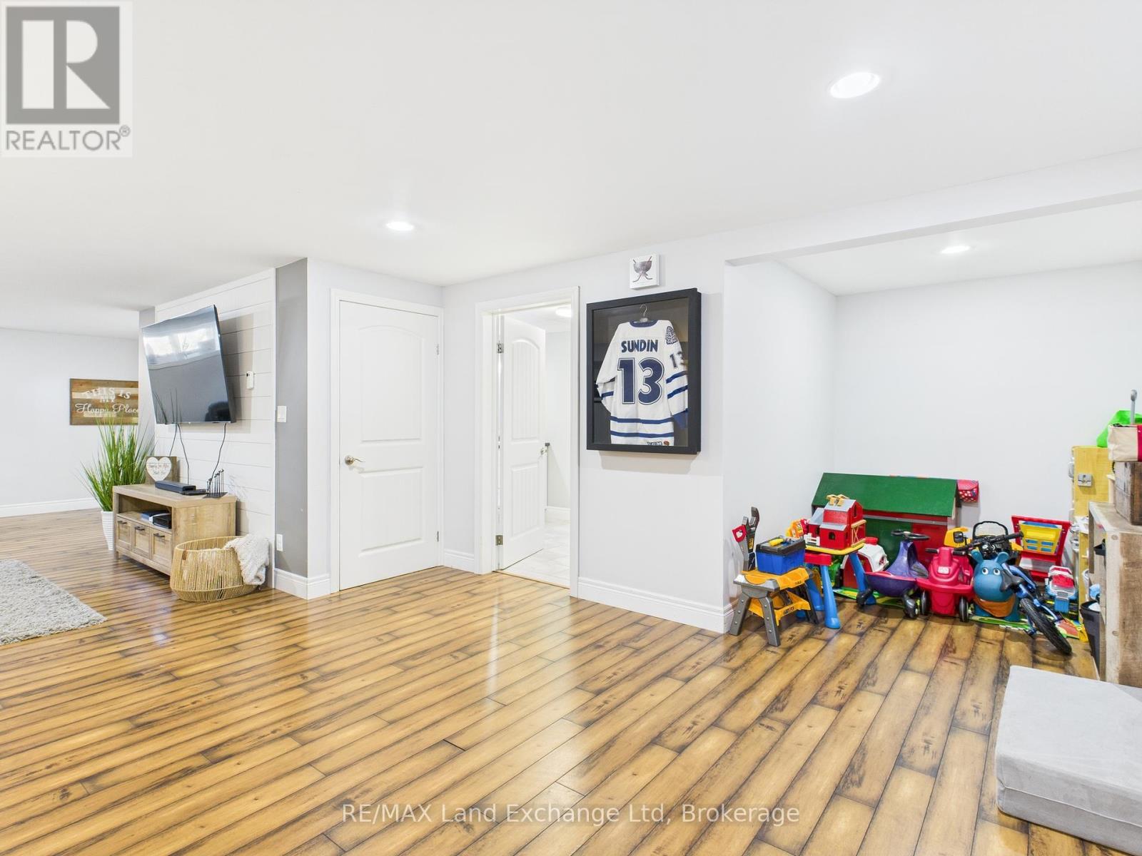 91 Park Street, Goderich, Ontario  N7A 1K9 - Photo 30 - X12267792