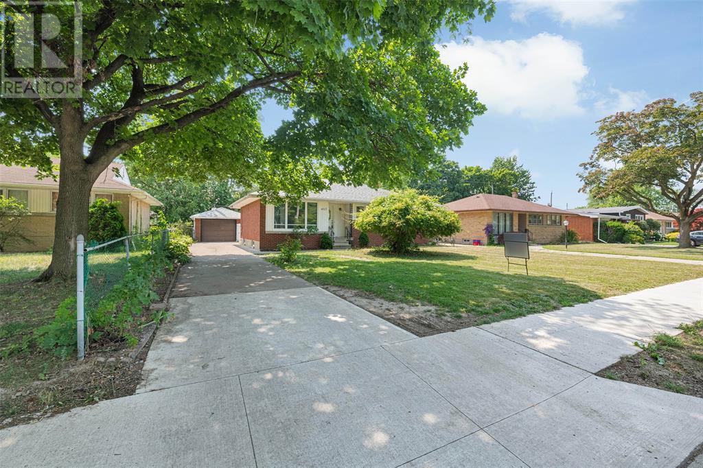 Property at 4037 MOUNT ROYAL DRIVE image 3