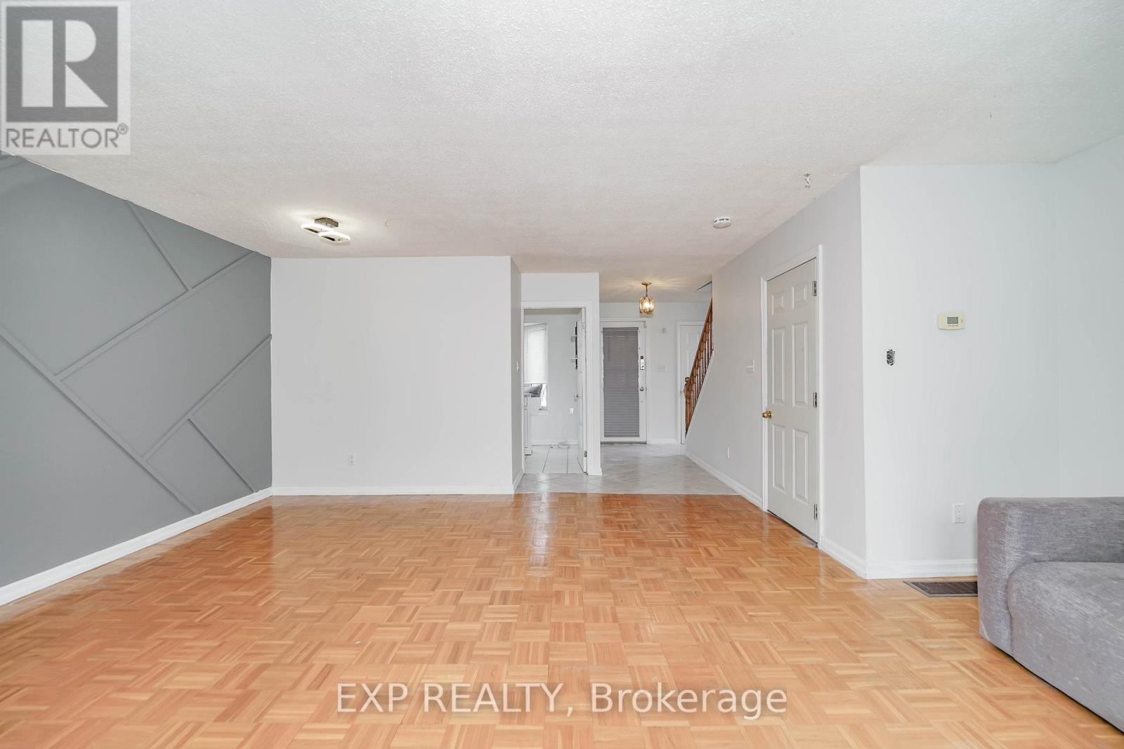 Property at 55 HOLLYBERRY TRAIL image 3